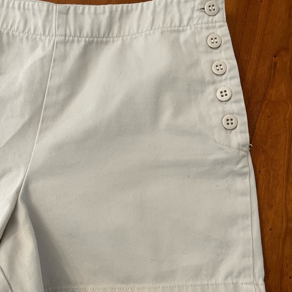 Nice shorts - Picture 3 of 3